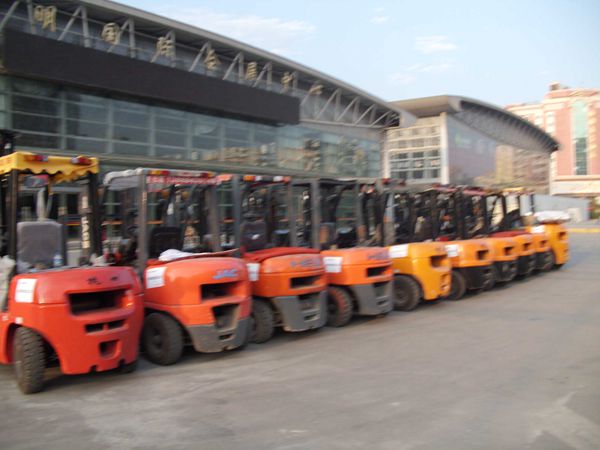 昆明机械设备租赁与团力叉车出租 专业设备与创新研发的双轮驱动