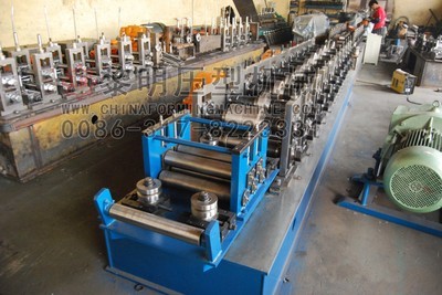 批发供应优质自动C型钢机与Z型钢设备——价格合理，厂家直销